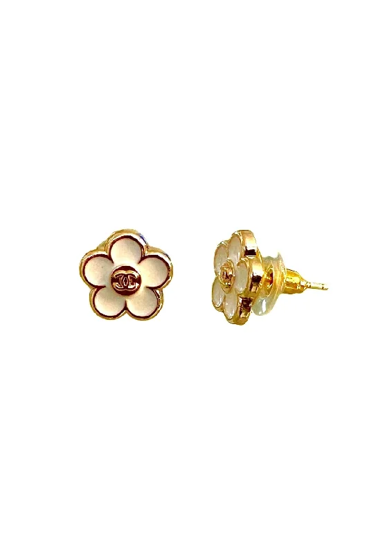 Women’s vintage earrings-CC White Flower Button Earrings