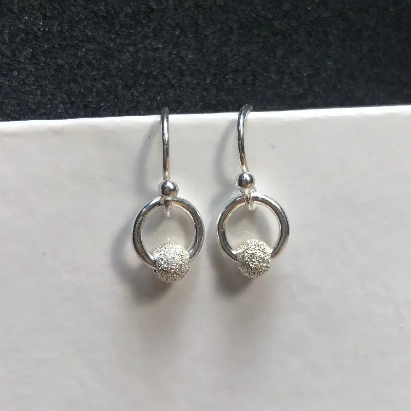 Women’s drop earrings-Dainty stardust silver earrings