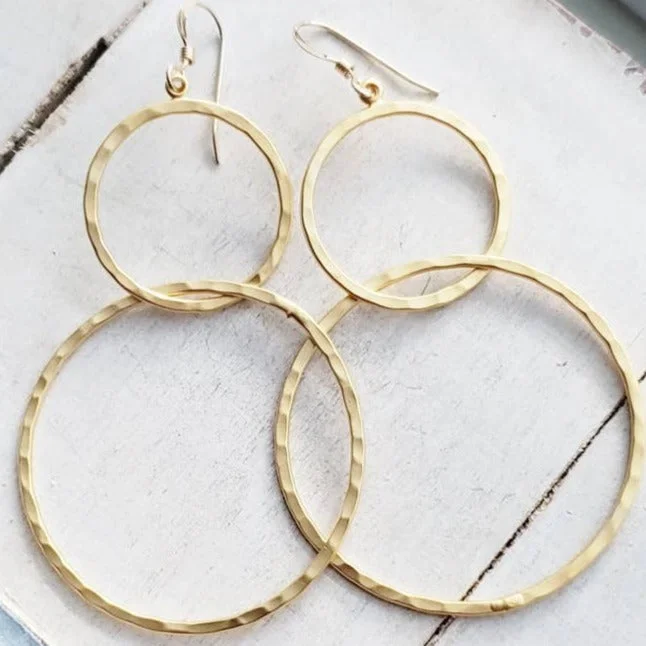 Women’s custom design earrings-Gold Hammered Circle Hoops Earrings