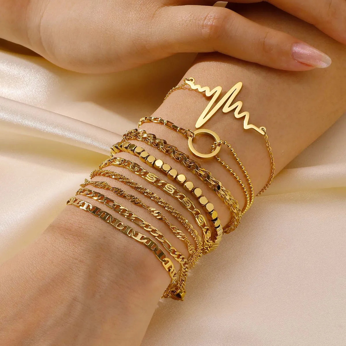 Women’s stylish bracelets-Casual Simple Style Solid Color 304 Stainless Steel 18K Gold Plated Bracelets In Bulk