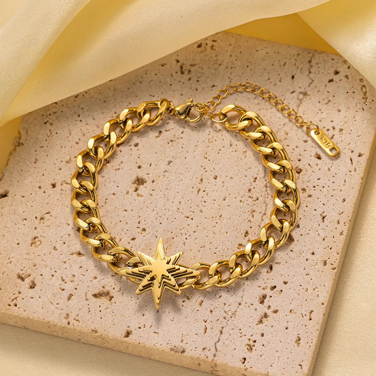 Qye2068 Eight-Pointed Stars Cuban Link Chain Bracelet Gold