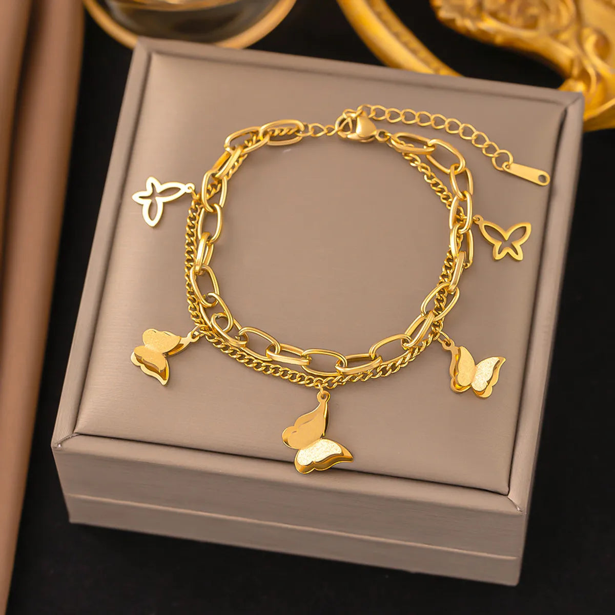 30 [Ae122] Butterfly Bracelet Gold