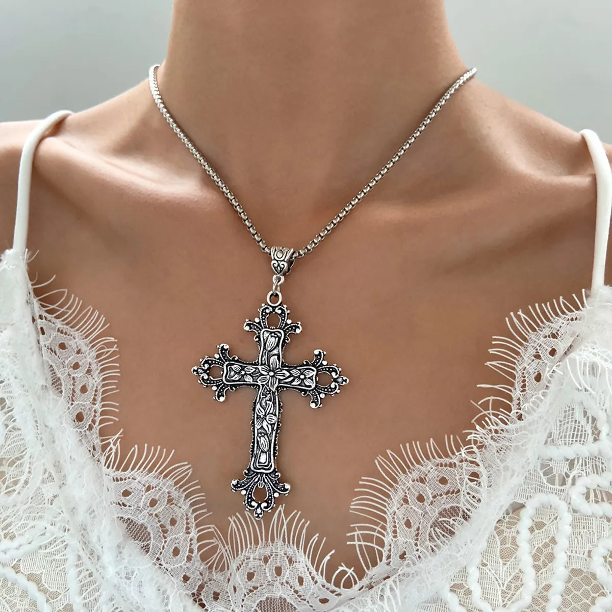 Women’s custom necklaces-Gothic Cross Alloy Plating 14k Gold Plated Unisex Pendant Necklace