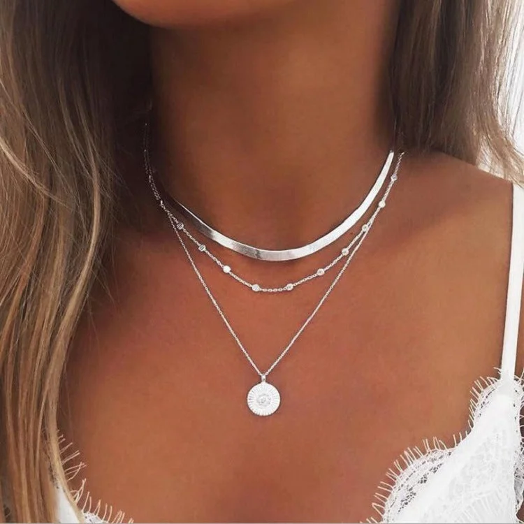 Women’s layered gold necklaces-Casual Simple Style Flower Alloy Plating Women's Layered Necklaces