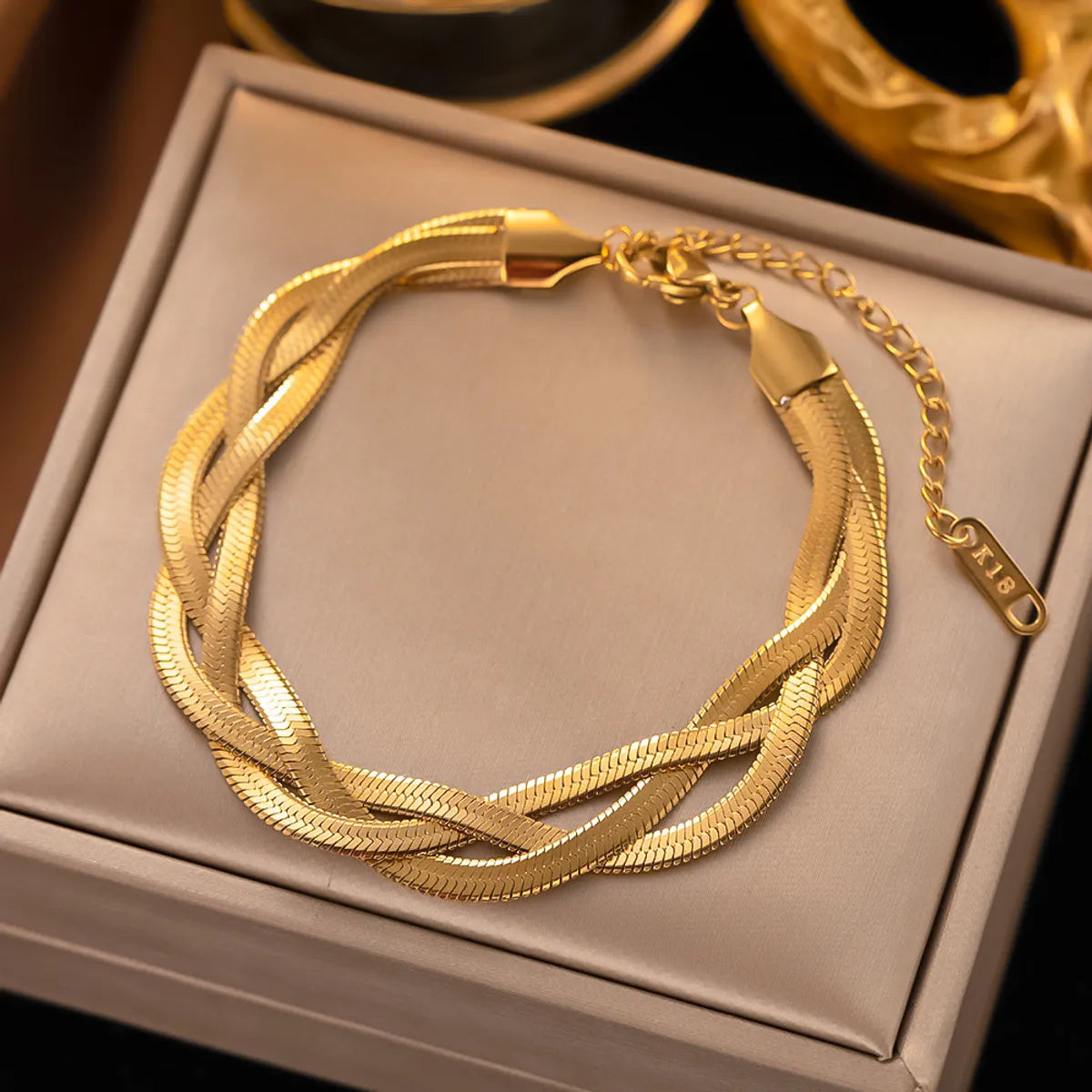 12 [Ae96] Three-Strand Blade Chain Bracelet Gold