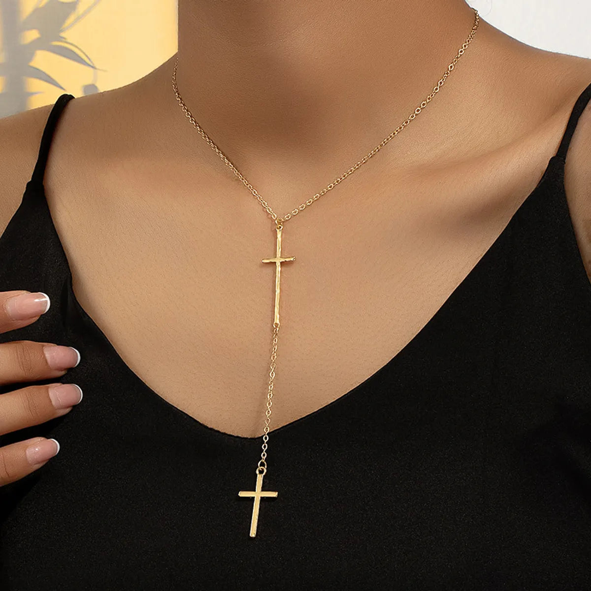 Women’s charm pendant necklaces-Vintage Style Cross Alloy Plating Women's Pendant Necklace