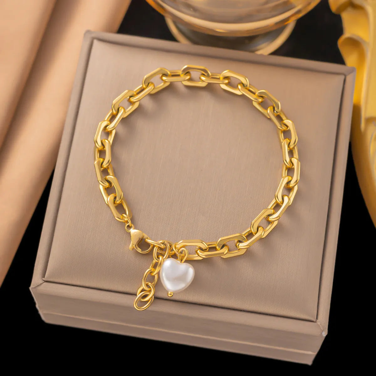 22 [Ae81] Pearl Bracelet Gold