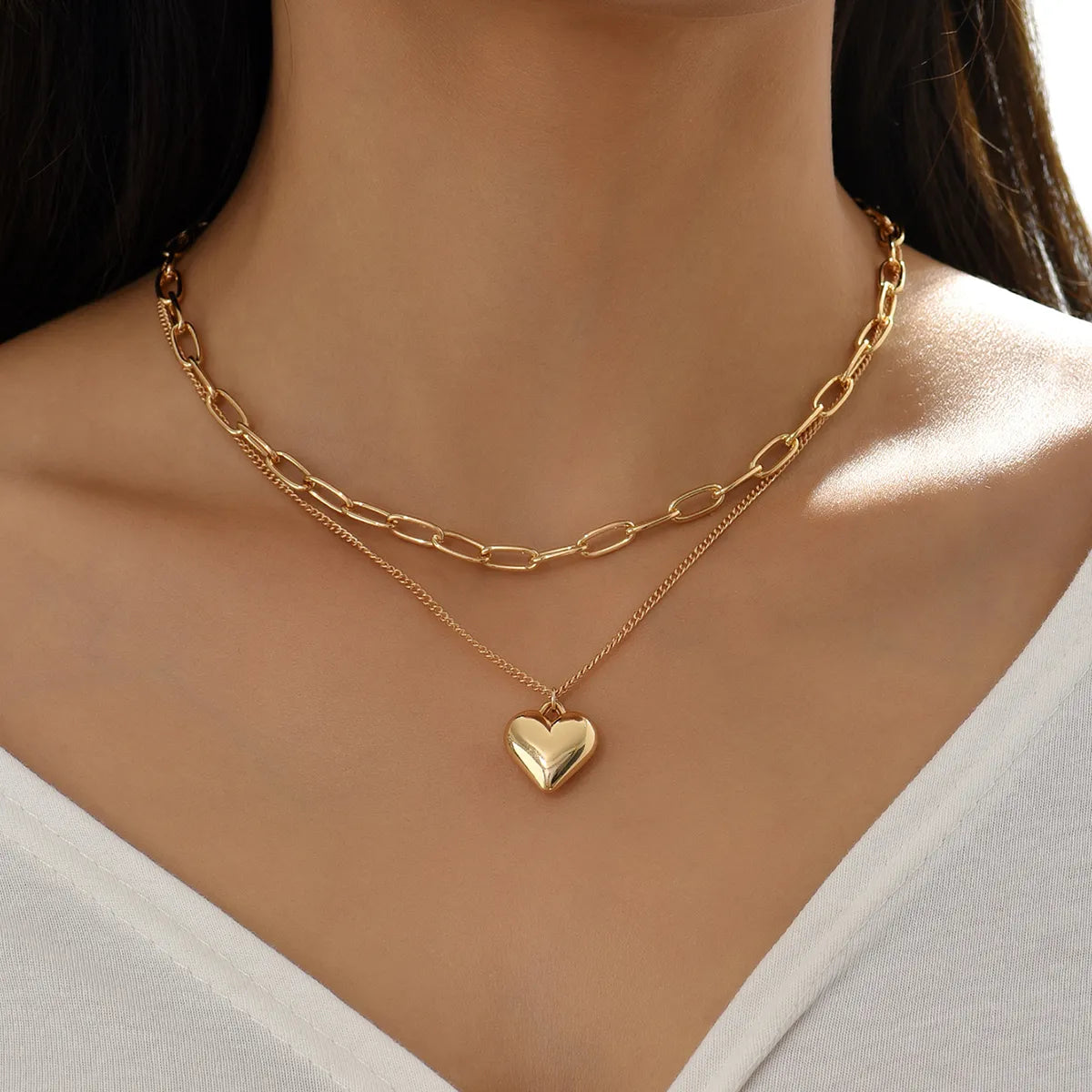 Women’s modern pendant necklaces-Elegant Simple Style Heart Shape Iron Layered Women's Layered Necklaces