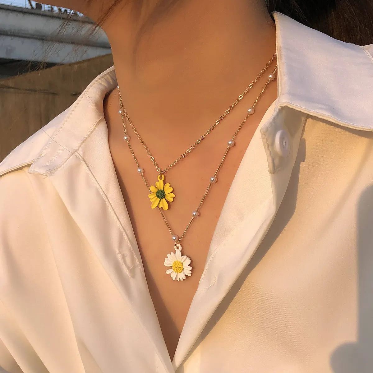 Women’s vintage necklaces-Fashion Flower Daisy Alloy Layered Necklace