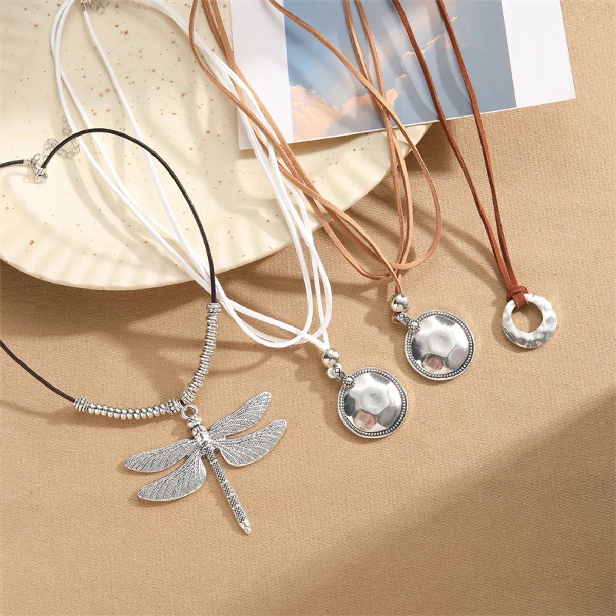 Women’s gold pendant necklaces-Vintage Style Geometric Dragonfly Alloy Leather Rope Irregular Silver Plated Unisex Necklace