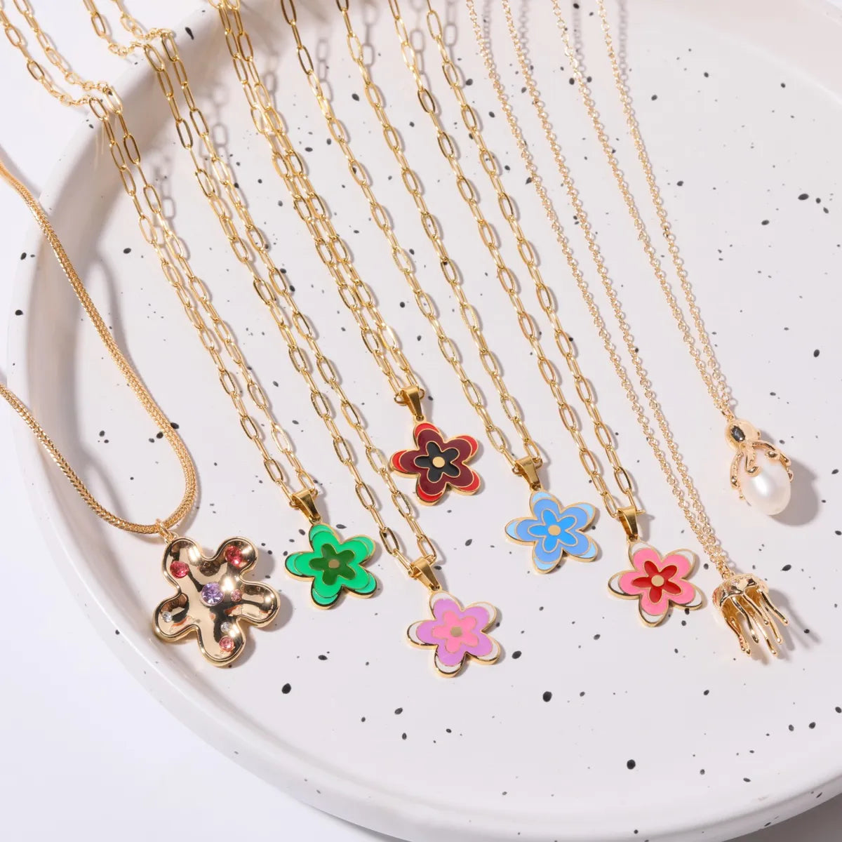 Women’s trendy necklaces-Simple Style Flower Copper Plating 18k Gold Plated Pendant Necklace