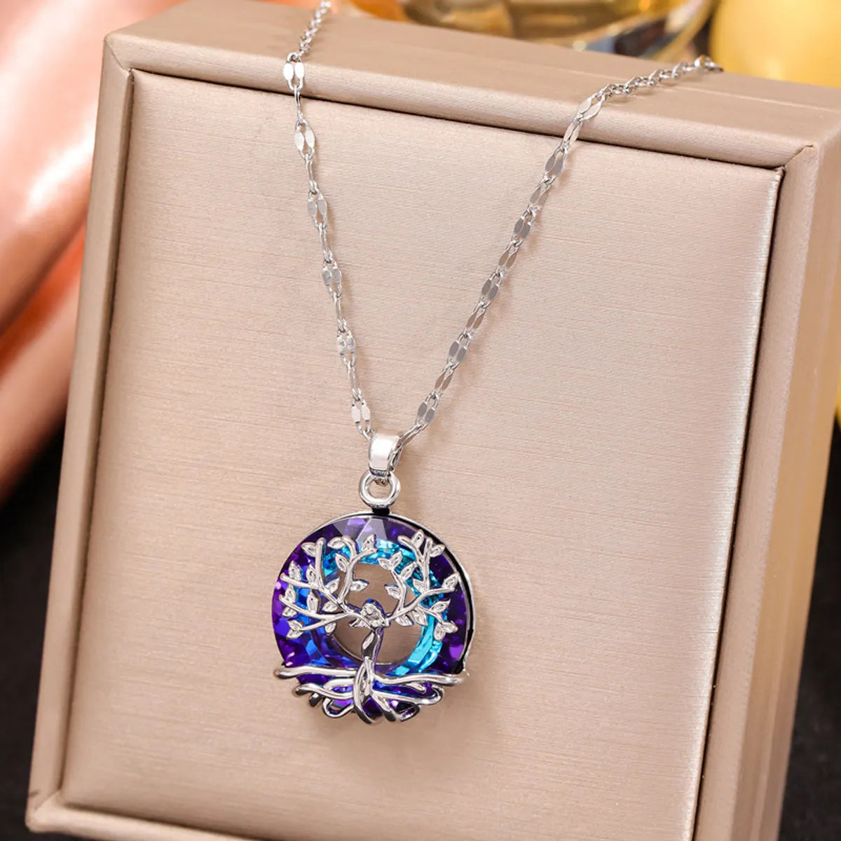 Women’s short necklaces-Elegant Sweet Tree Copper Plating Inlay Artificial Crystal Pendant Necklace